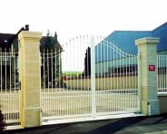PORTAIL ALUMINIUM GAMME MEDIEVALE - Fabriquant : Préfal